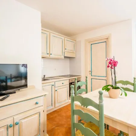 Charming Baia Marina With Stunning View 1 Bedroom Sleeps 4 Appartamento Orosei